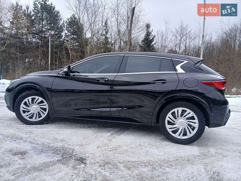 Хетчбек Infiniti Q30 2016 в Калуші