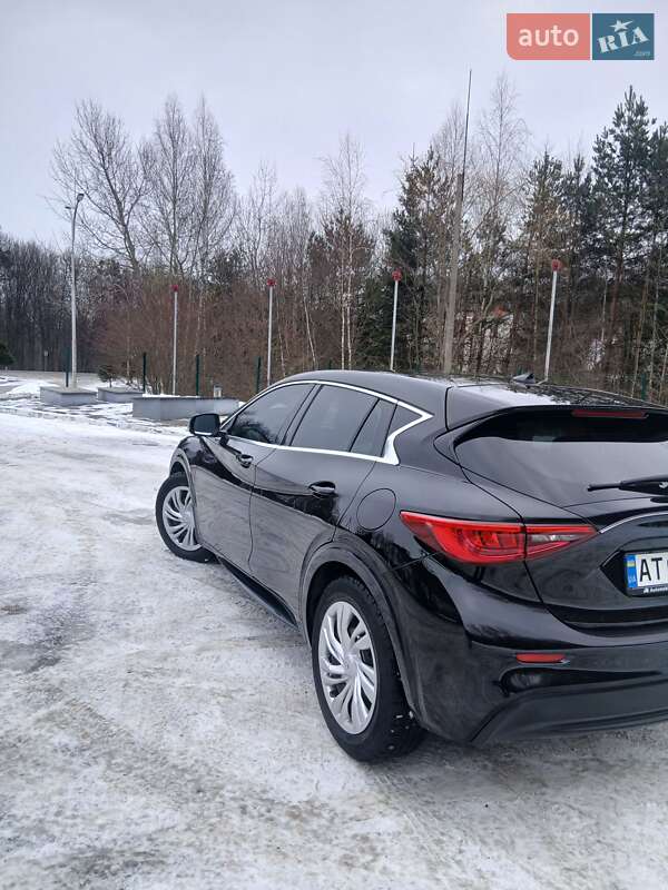 Хетчбек Infiniti Q30 2016 в Калуші