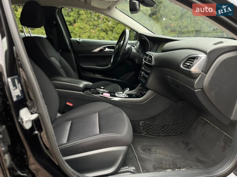 Хэтчбек Infiniti Q30 2017 в Белой Церкви фото 26 Хэтчбек Infiniti Q30 2017 в Белой Церкви