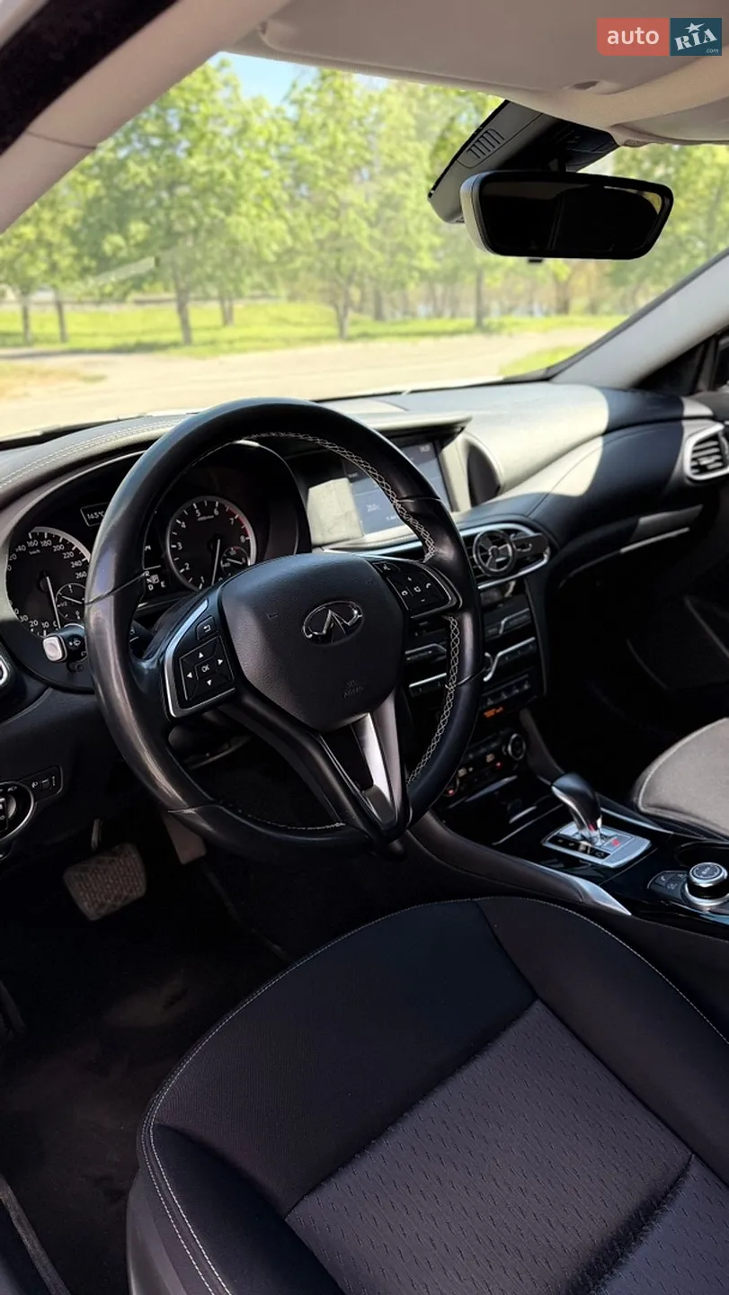 2017 Infiniti Q30 - мініатюра 11