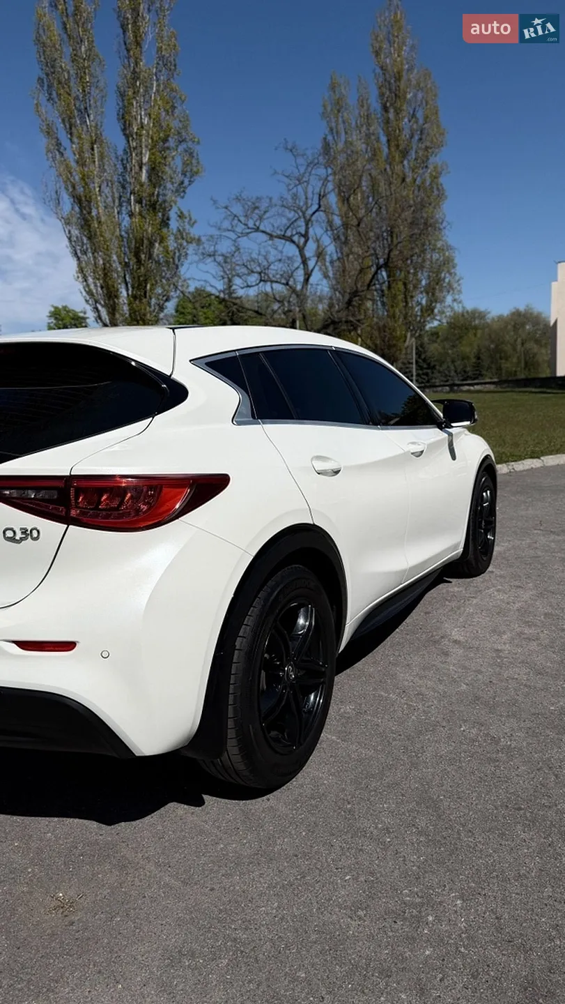 2017 Infiniti Q30 - мініатюра 23