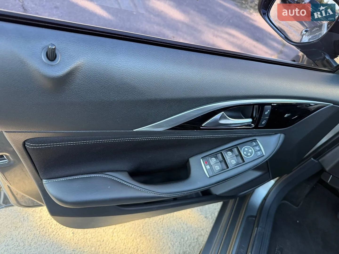 2016 Infiniti Q30 - мініатюра 10
