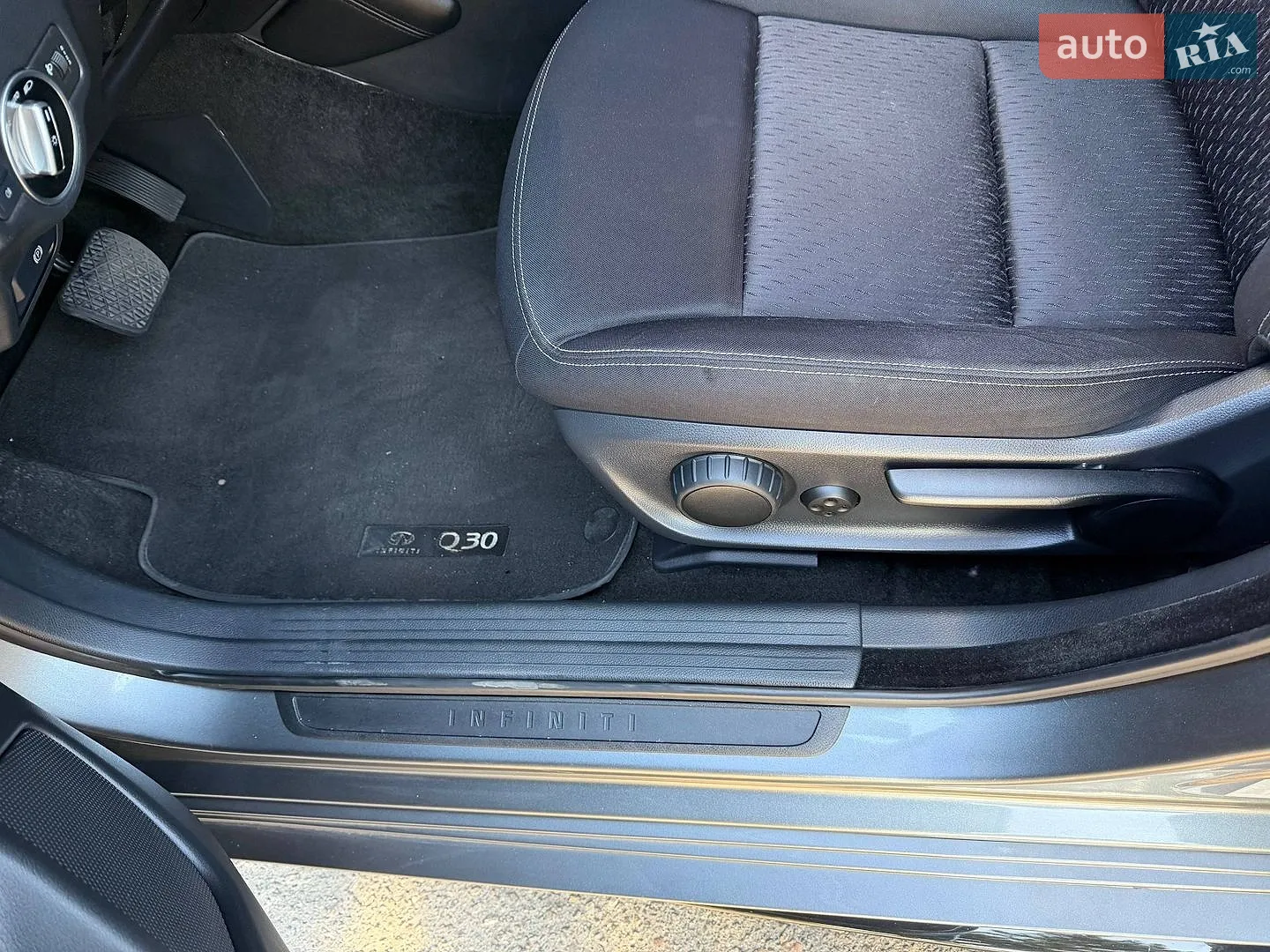 2016 Infiniti Q30 - мініатюра 17