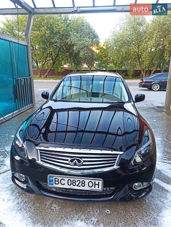 Седан Infiniti Q40 2014 в Львове