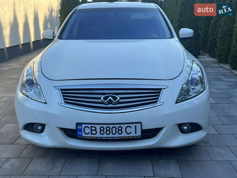 Седан Infiniti Q40 2014 в Чернігові