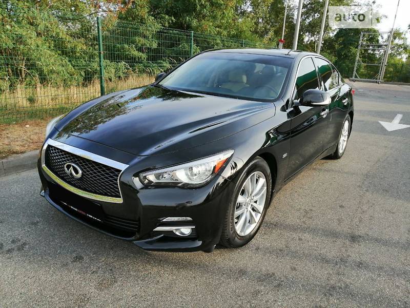 Седан Infiniti Q50 2016 в 
