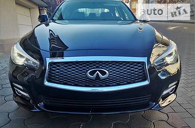 Седан Infiniti Q50 2014 в Чернівцях