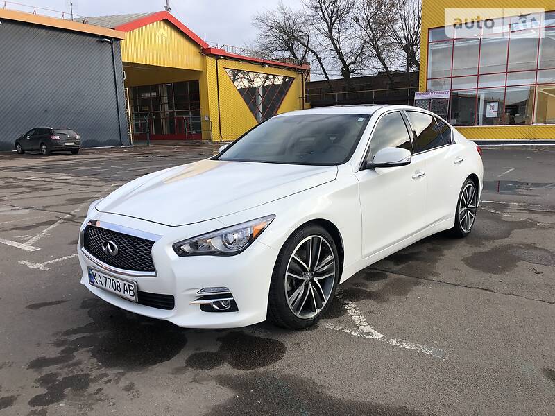 Седан Infiniti Q50 2015 в Житомирі