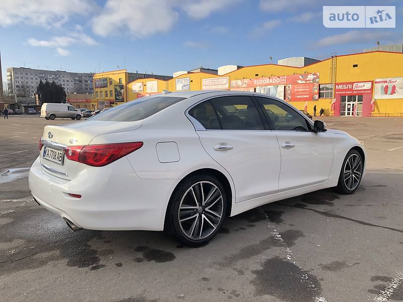 Седан Infiniti Q50 2015 в Житомирі