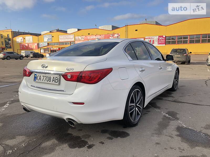 Седан Infiniti Q50 2015 в Житомирі