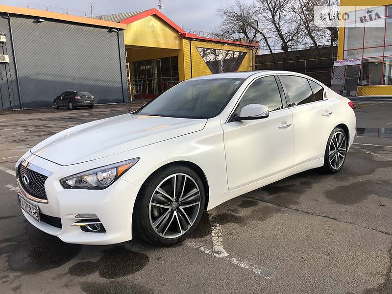 Седан Infiniti Q50 2015 в Житомирі