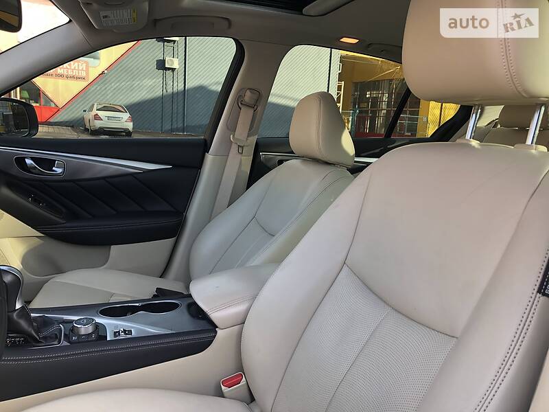 Седан Infiniti Q50 2015 в Житомирі