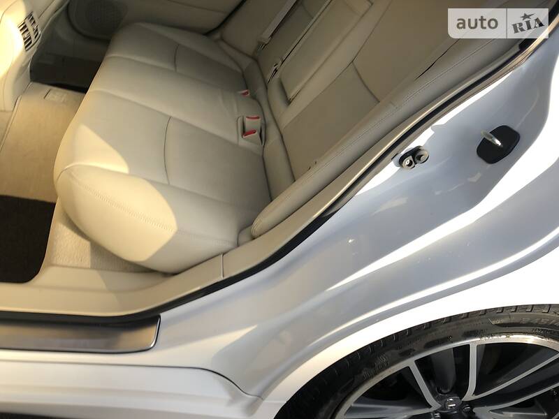 Седан Infiniti Q50 2015 в Житомирі