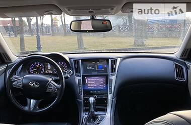 Седан Infiniti Q50 2014 в 
