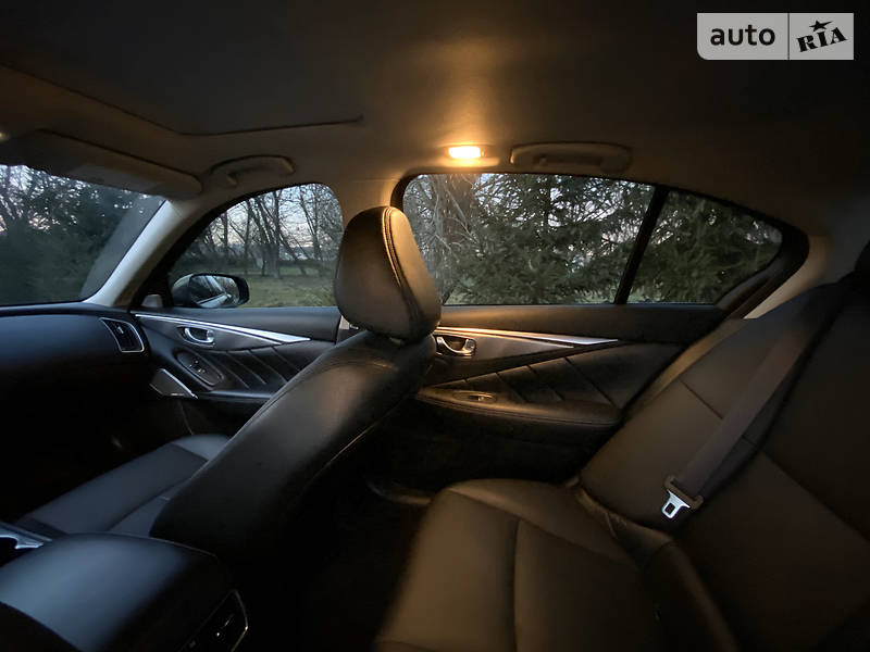 Седан Infiniti Q50 2017 в Львові