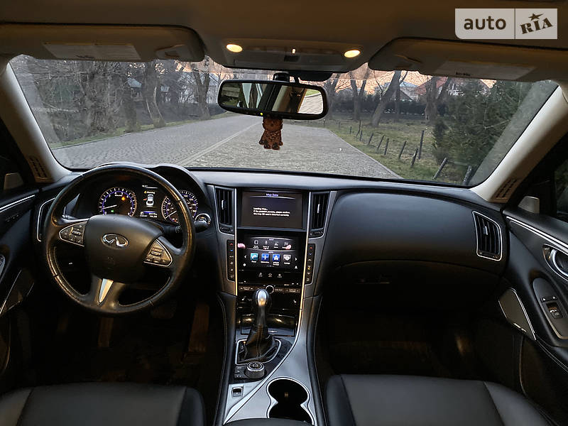 Седан Infiniti Q50 2017 в Львові