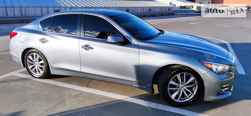 Седан Infiniti Q50 2014 в Києві