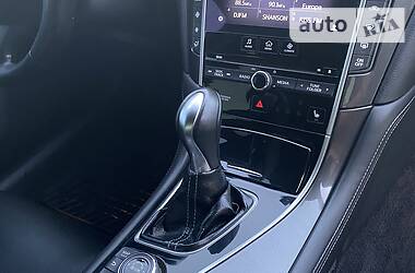 Седан Infiniti Q50 2013 в 