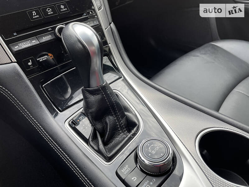 Седан Infiniti Q50 2016 в Романове