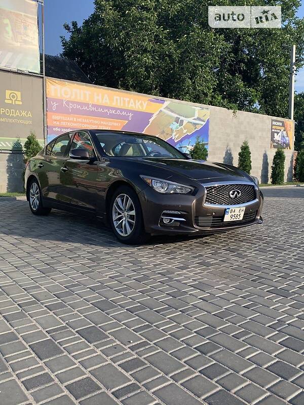 Infiniti Q50 Hybrid Premium AWD