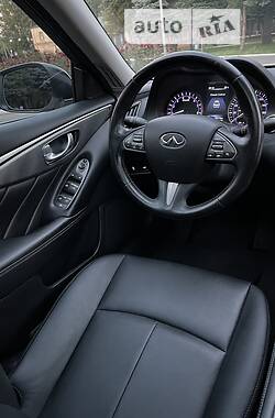 Седан Infiniti Q50 2016 в Днепре