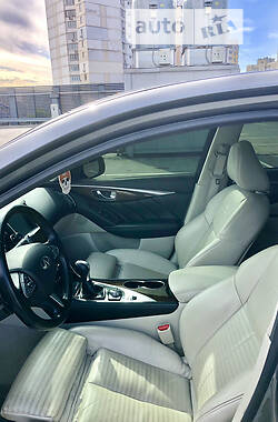 Седан Infiniti Q50 2013 в Киеве