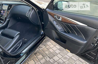 Седан Infiniti Q50 2014 в Днепре