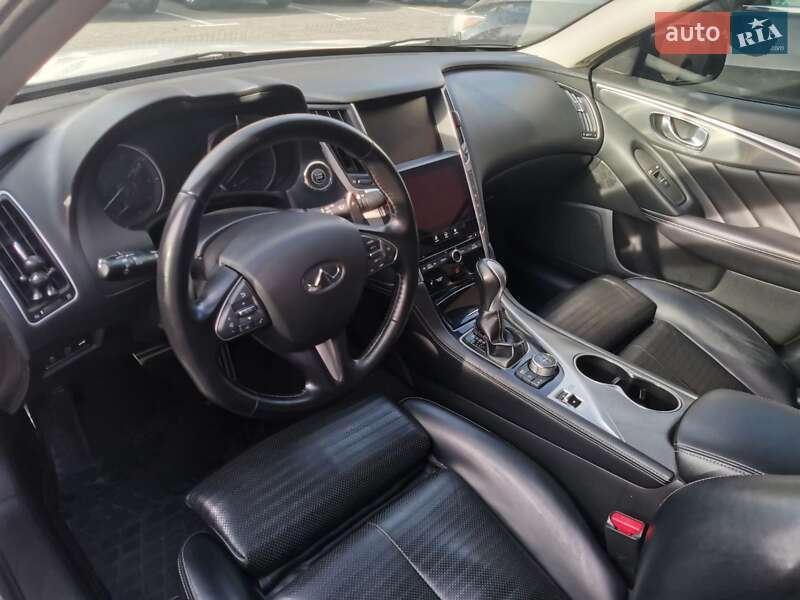 Седан Infiniti Q50 2015 в Киеве