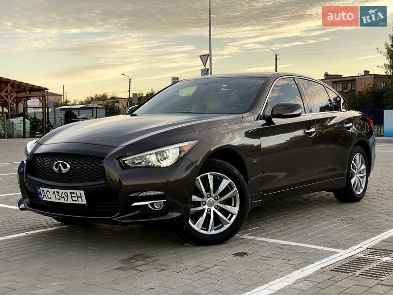 Infiniti Q50 2015