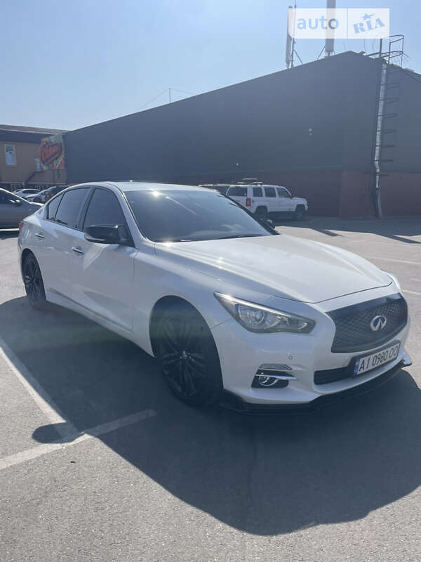 Седан Infiniti Q50 2016 в Киеве