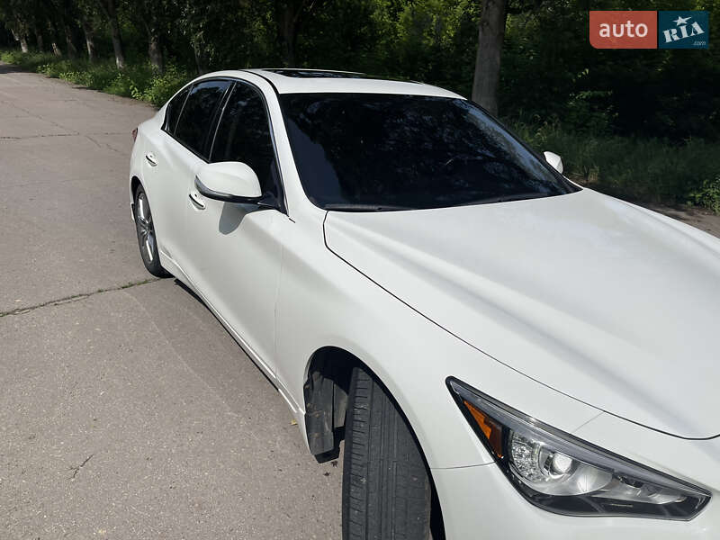 Седан Infiniti Q50 2018 в Дніпрі