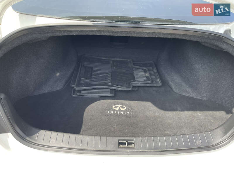 Седан Infiniti Q50 2018 в Дніпрі