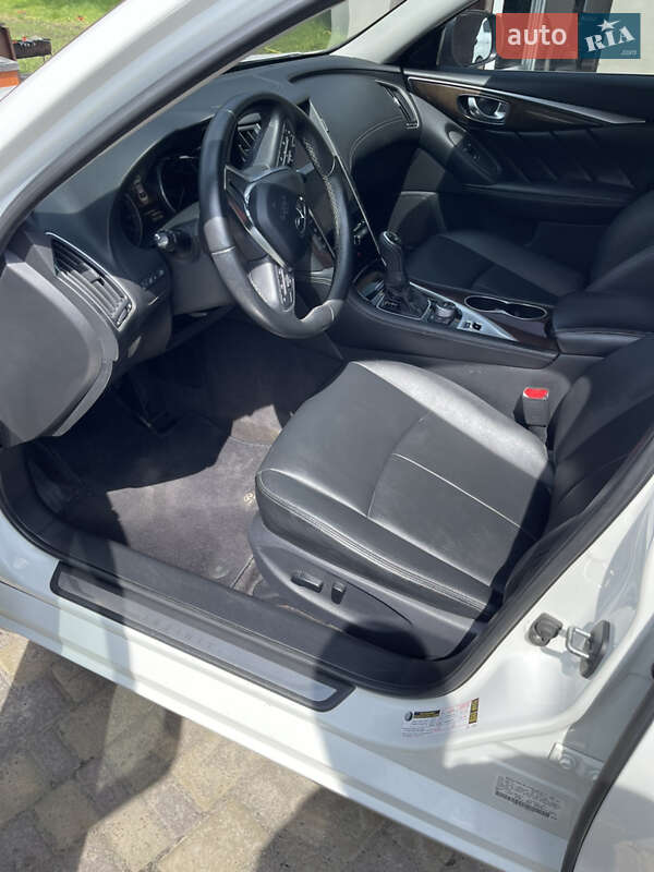 Седан Infiniti Q50 2018 в Дніпрі