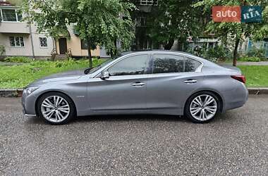 Седан Infiniti Q50 2017 в Чутове