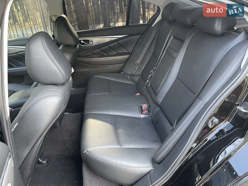 Седан Infiniti Q50 2016 в Києві