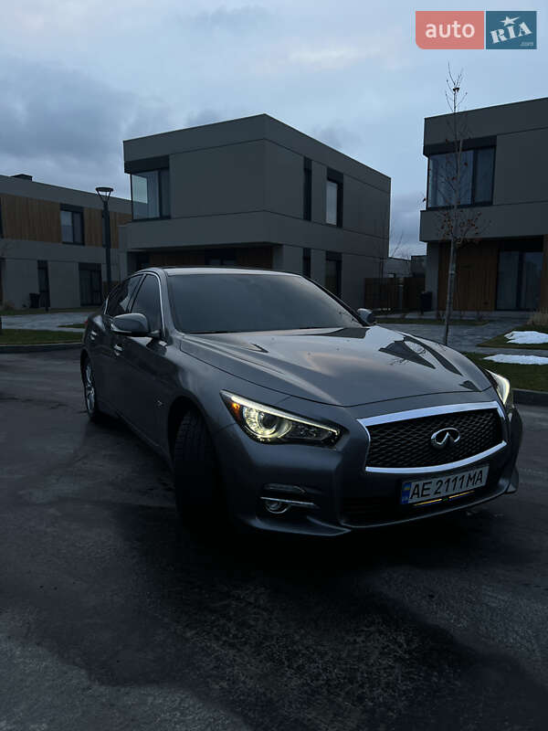 Седан Infiniti Q50 2016 в Дніпрі