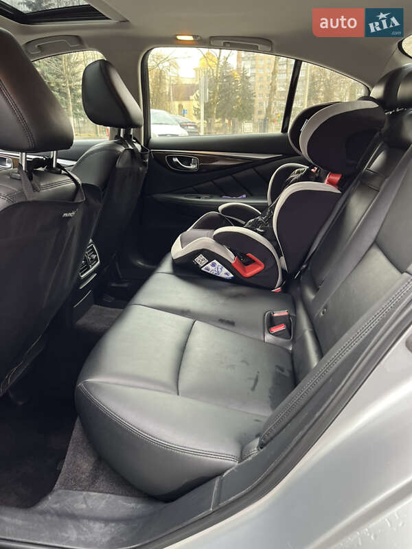 Седан Infiniti Q50 2017 в Ивано-Франковске