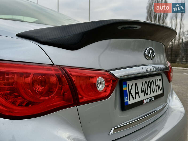 Седан Infiniti Q50 2016 в Києві