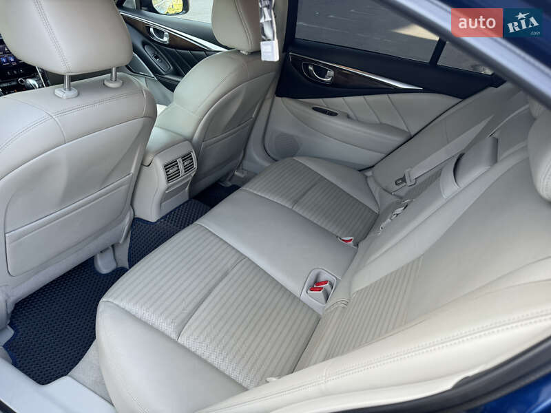 Седан Infiniti Q50 2016 в Одессе