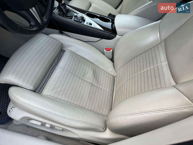 Седан Infiniti Q50 2016 в Одессе