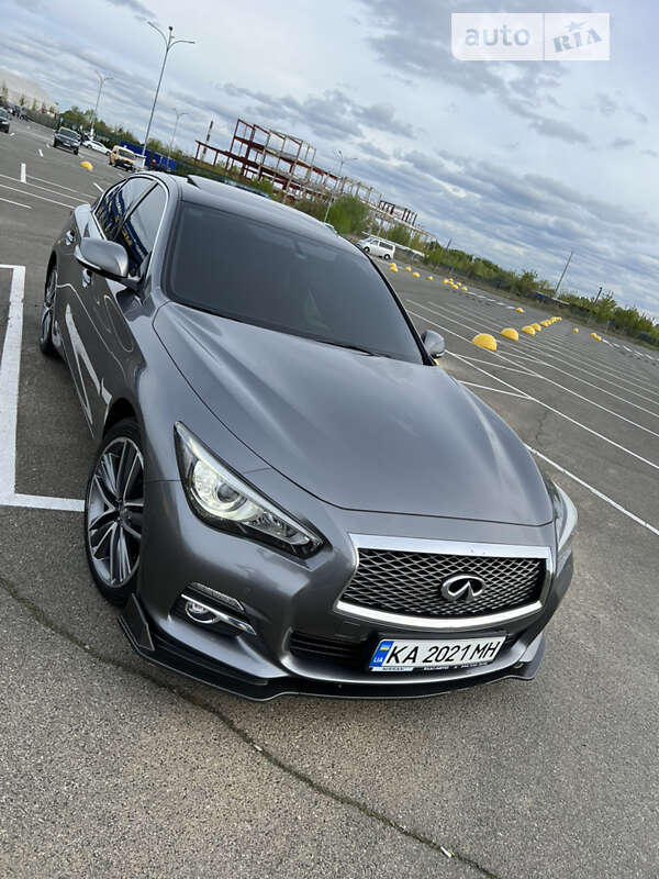 Седан Infiniti Q50 2015 в Киеве