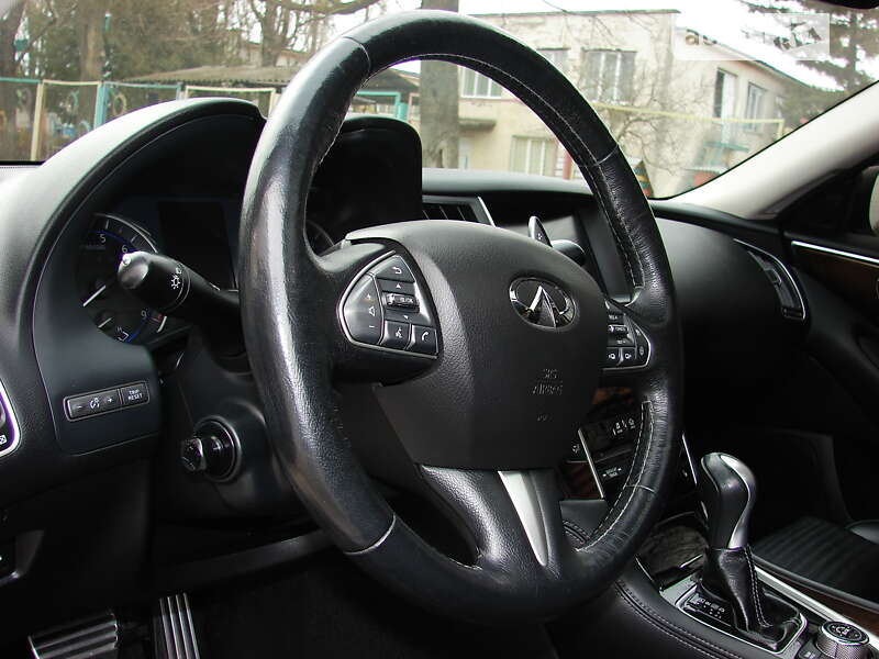 Седан Infiniti Q50 2016 в Одессе