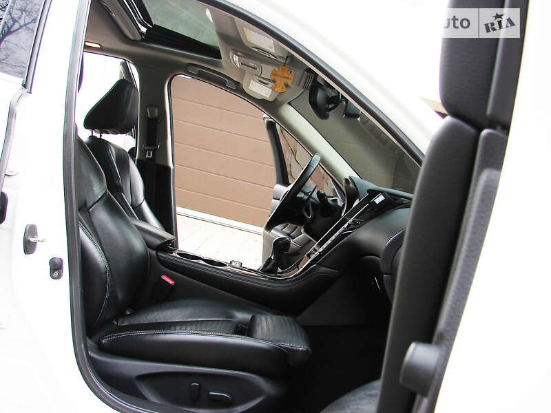 Седан Infiniti Q50 2016 в Одессе