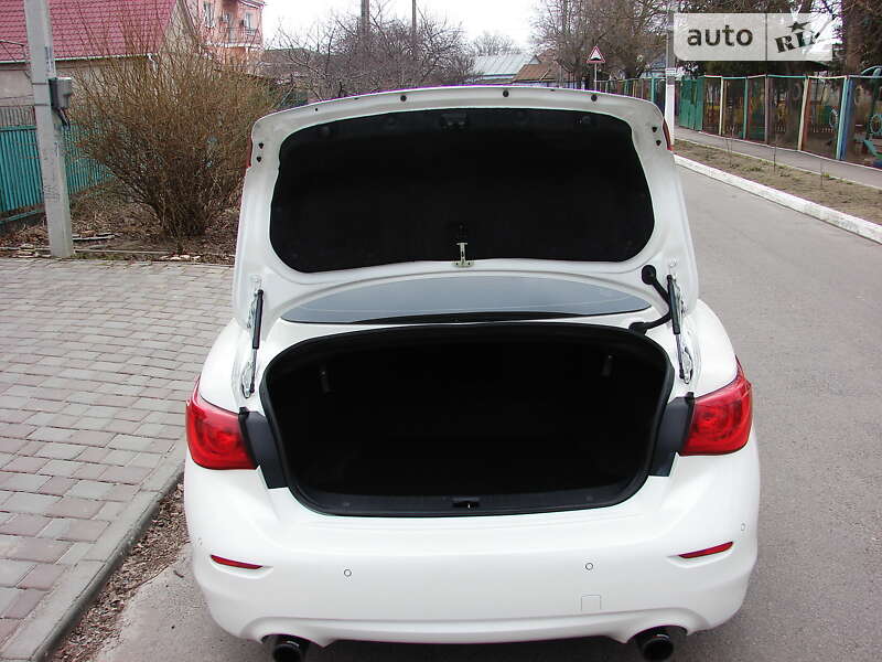 Седан Infiniti Q50 2016 в Одессе