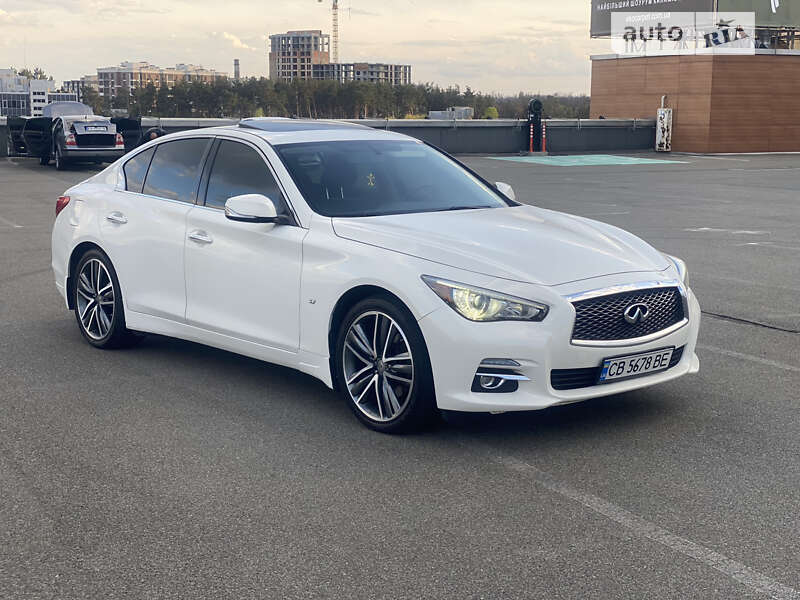 Седан Infiniti Q50 2015 в Києві