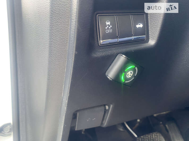 Седан Infiniti Q50 2015 в Києві