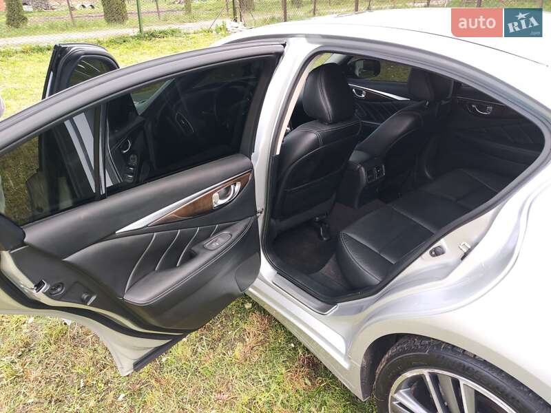Седан Infiniti Q50 2016 в Львові