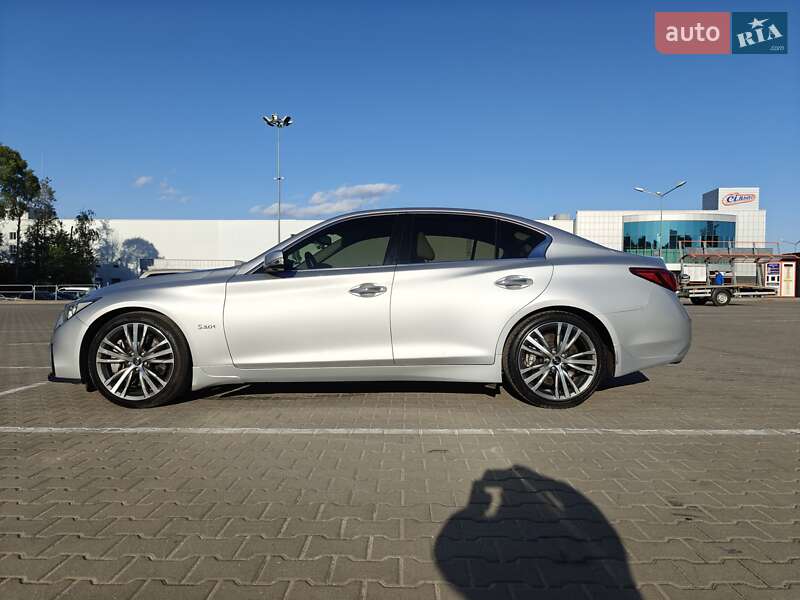 Седан Infiniti Q50 2016 в Чернигове