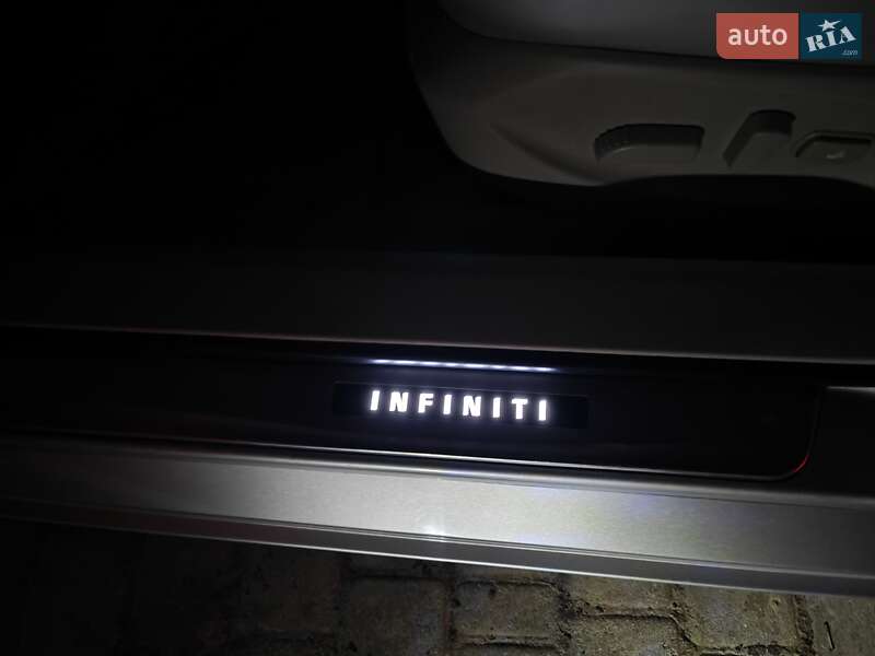 Седан Infiniti Q50 2016 в Чернигове