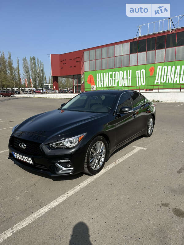 Седан Infiniti Q50 2017 в Николаеве